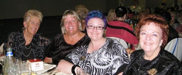 Convention_2012_Cindy_with_mom_and_Olympia_club_Pres_and_mom.sized