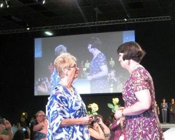 Convention_2012_ZI_Pres_Dianne_installing_new_ZI_Pres_Lynn